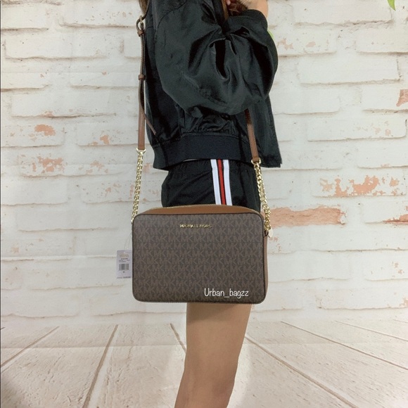 Michael Kors Jet Set Large EW Crossbody - Picture 2 of 8